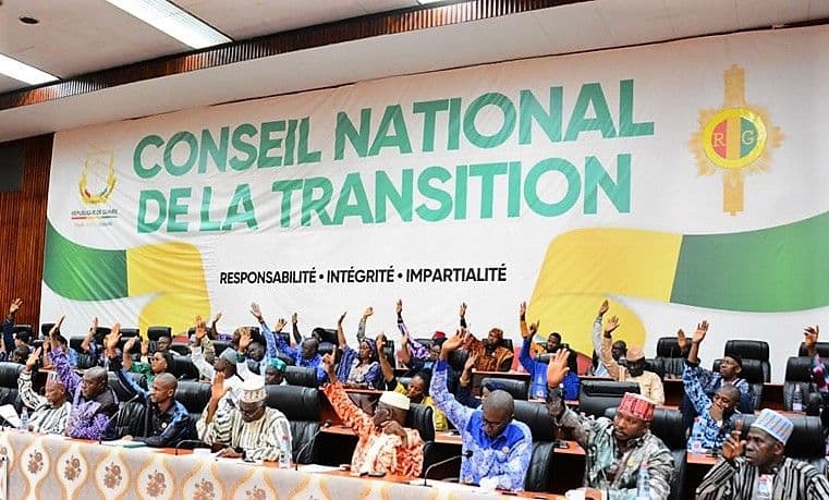 L’avant-projet de nouvelle constitution: Mariage du vide idéologique et de l’illusion démocratique